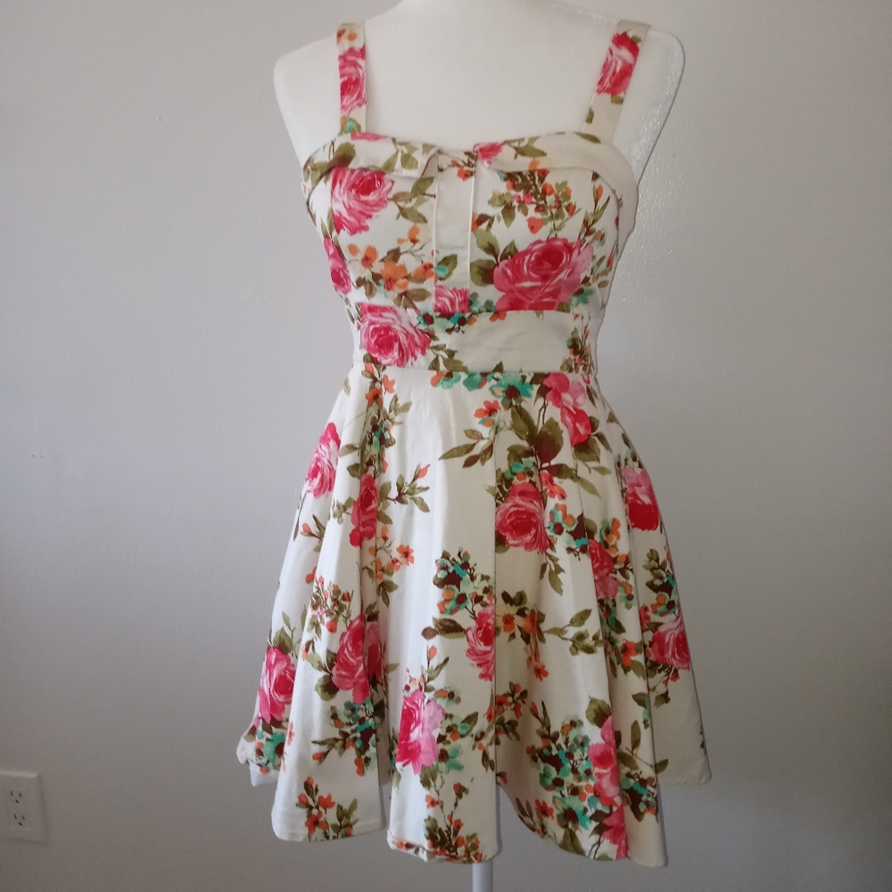 Modcloth  Ixia Cocktail  Floral Dress Size M